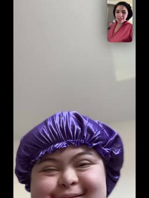 A post by @olyandliz on TikTok caption: 🤣🥰🥰#onthisday #foryoupage #viralvideo #fyp #momanddaughter 