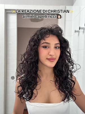 A post by @elenahazinah on TikTok caption: LA FINE HAHAAHAH non me l’aspettavo per niente 😂😂😂 #curly #capelliricci 