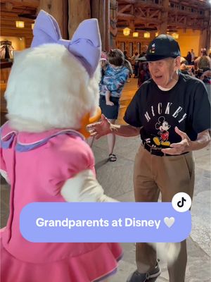 A post by @disneyparks on TikTok caption: Core memories made 🥹✨ (via @ImTheJoeyItsMe) #DisneyParks #DisneyWorld 