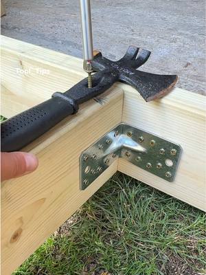 A post by @tool_tips on TikTok caption: #carpenter #anchor #tooltips 