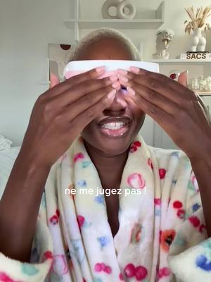 A post by @socharmante on TikTok caption: Ça vous dit une partie 2 sur la luminothérapie ?? publicité Sérums Visage Détox, Éclat & Hydratation @Evoluderm #Evoluderm #Skincare