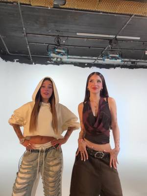 A post by @iamferv on TikTok caption: por fin nos conocimos 🇦🇷🥹@SIMONA❤️ 