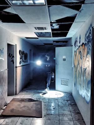 A post by @josefloresterror on TikTok caption: Nos sucedió algo extraño en hospital embrujado 😱#terror #misterio #leyenda #fantasma #urbex 