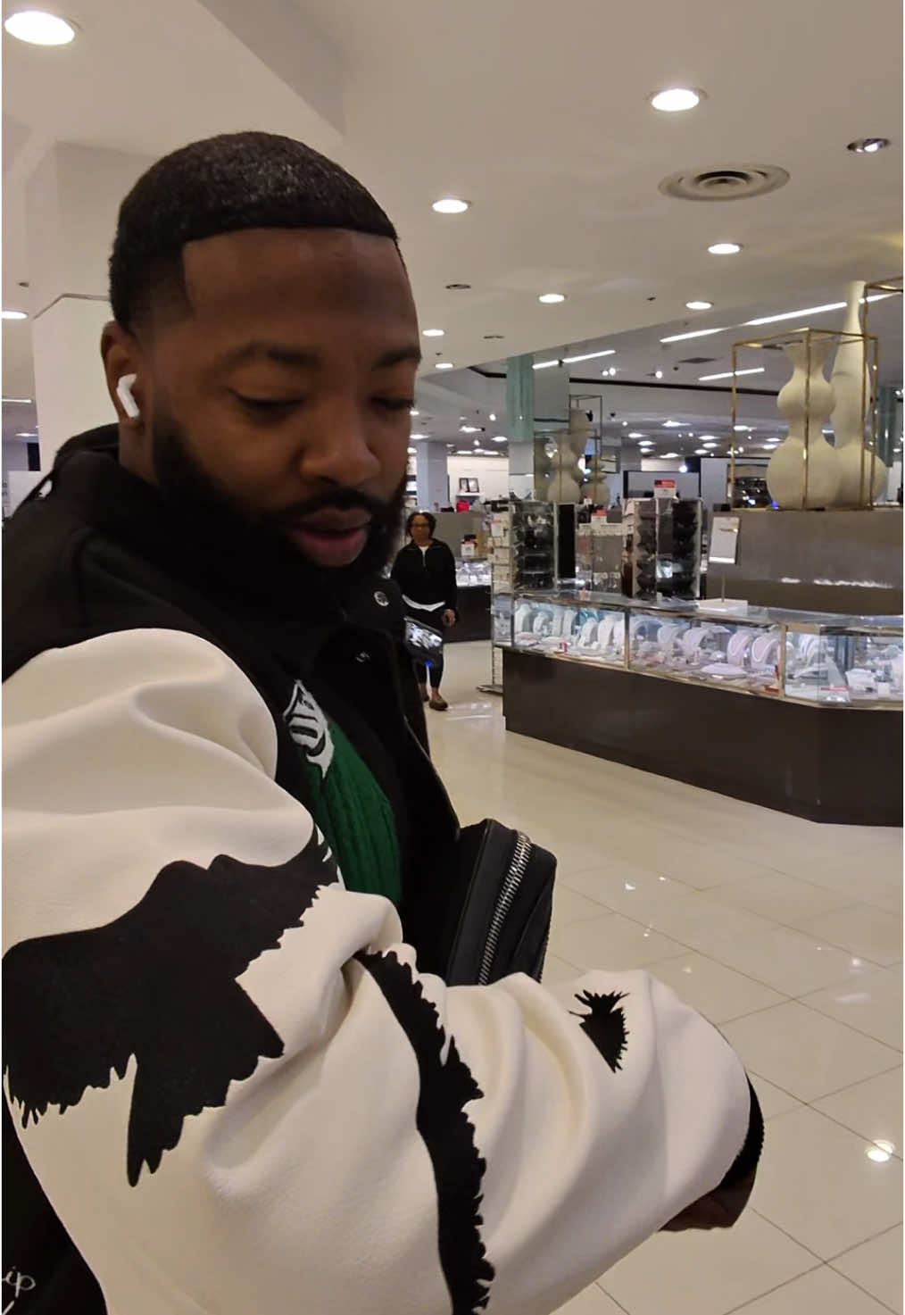 A post by @omgitsgeraldhuston on TikTok caption: OMG my @Cousin Craig1 thinks he pranked me rate this 1-10 #fyp #MaestriDelPov #comedia #omg #trending #tiktok #ajbrown #eagles #cousins #nfl #humor #redbottoms #rizz #pickupline 