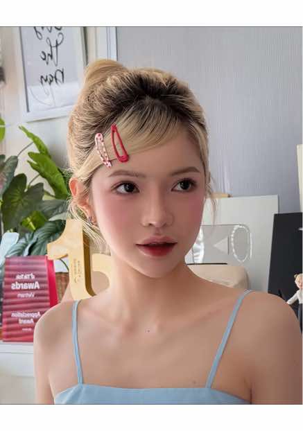 A post by @ciin on TikTok caption: Bà chúa đu trend trễ 🙌🏻 :)))