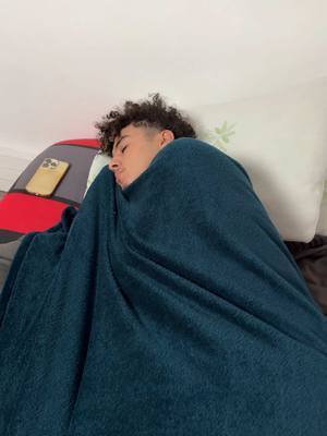 A post by @wakil0u on TikTok caption: Promis je rigole #ramadan 