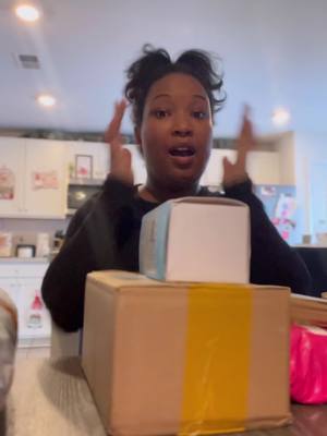 A post by @sweizayne on TikTok caption: $0 code: dvq5393 Make sure you click the link in my bio! 😍 App new users with qualifying orders! #temu #shoptemu 