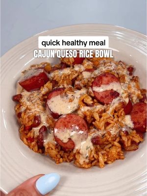 A post by @makayla_thomas_fit on TikTok caption: 10 minute meals that everyone in the house will eat >>>>  #healthymeals #healthydinners #easymeals #quickdinners #highproteinmeals #mealprep 