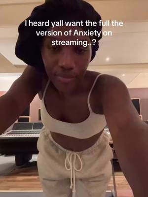 A post by @iamdoechii_ on TikTok caption: #stitch with @Doechii 