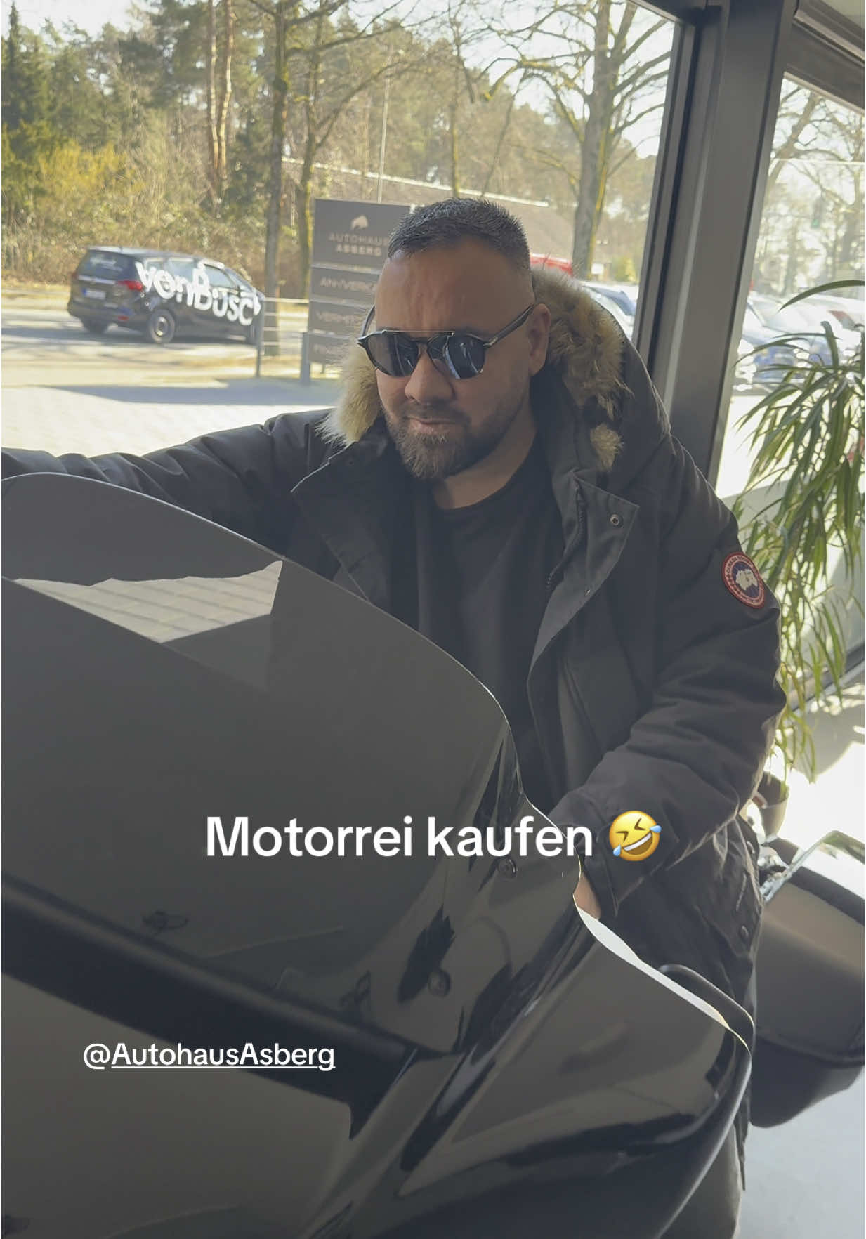 A post by @babarami1 on TikTok caption: #viral #fy #viralvideo #fyp #trending #trend #lockerbleiben #babarami @Autohaus Asberg 