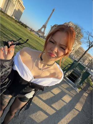 A post by @mimiermakeup on TikTok caption: I had to do this in Paris tho  ib @Kate.Mossi 