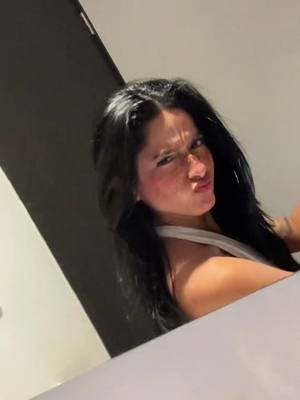 A post by @parrafeiny on TikTok caption: #fyp 