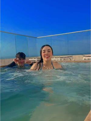 A post by @nicolebernaal on TikTok caption: Me rasguñé la barriguita 🥹🤰🏻 espere 9 meses para hacer este video #parati @Christian Fabian  