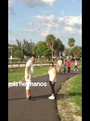 A post by @2001heidy on TikTok caption: #hermanitos #losamotanto #love #2025 @Solitario alias el vivis @:)Eli 