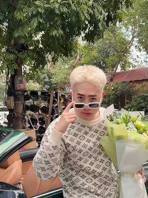 A post by @lebaoofficial on TikTok caption: Đăng trước chúc chị em 8/3 zui 😘 #lebaoremix #lebao 