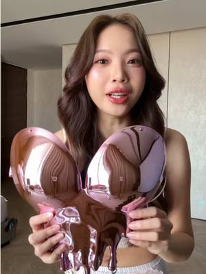 A post by @cardncyn on TikTok caption: เสื้อจิ๋วตัวนี้ ใส่ยังไง