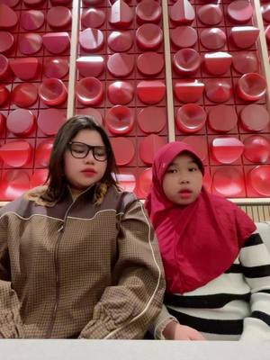A post by @ditakerang41 on TikTok caption: DI AJARIN ADEKTA🧎‍♀️