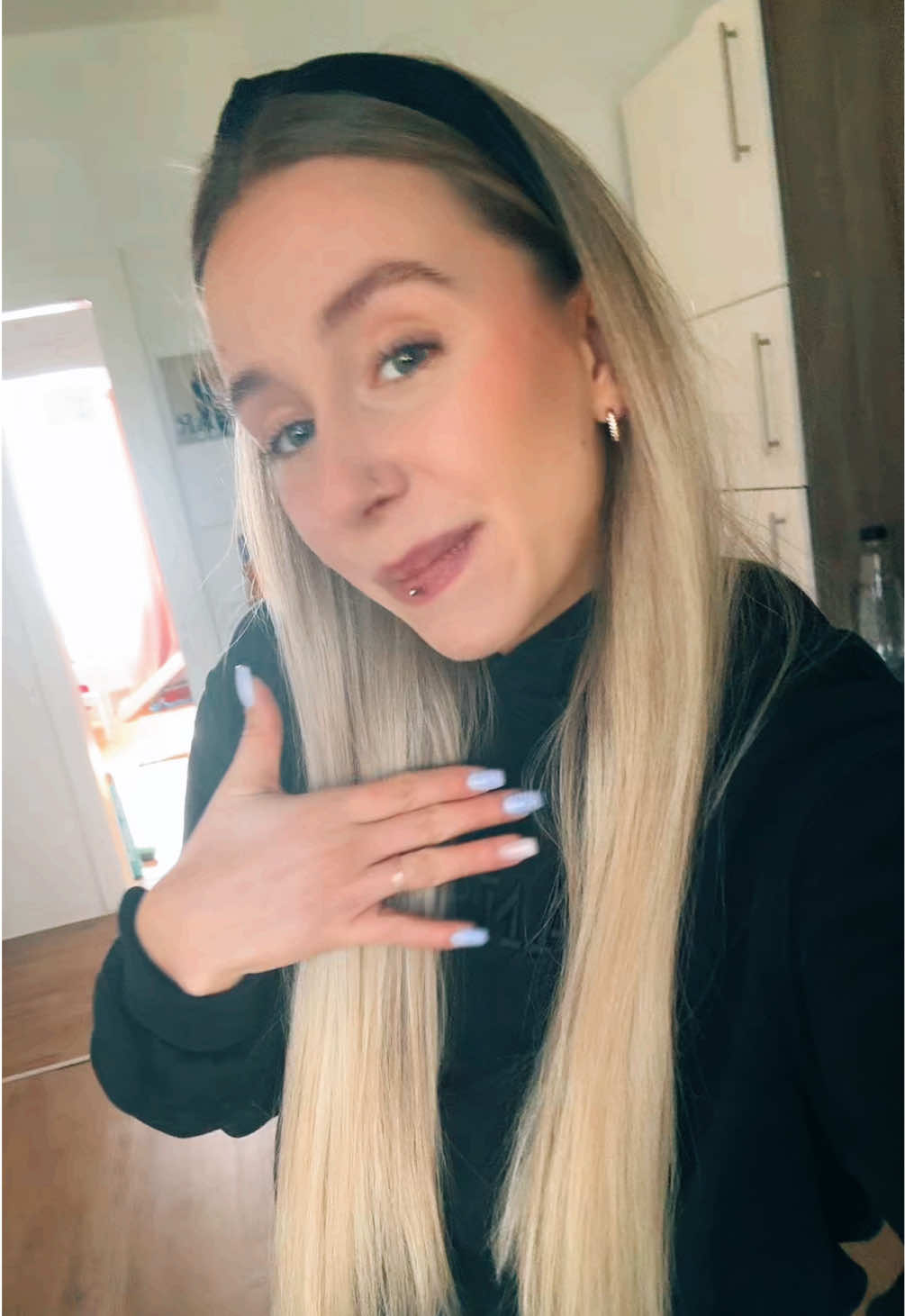 A post by @samiiiiiraaaaaa on TikTok caption: 🌸☀️