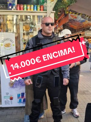 A post by @sergioelportero on TikTok caption: Primera vez con un traje de 14.000€, gracias a Realme! (por un ratito) #viral 