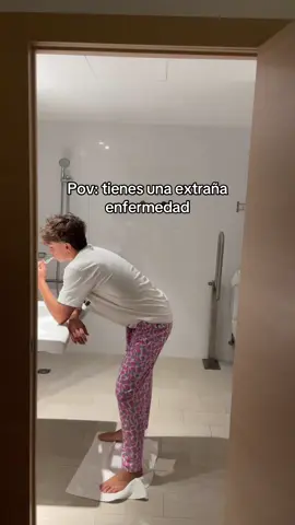 A post by @silvialokka on TikTok caption: Necesito un médico. Insta: @silvialokka