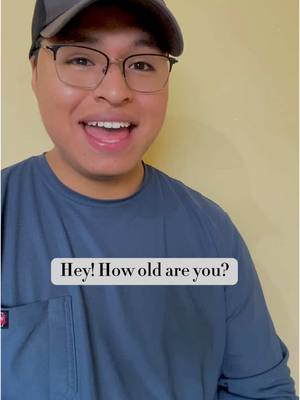 A post by @saviorenglish on TikTok caption: ¿Cómo dices tu edad en inglés? 🤔 #ingles #english #inglesonline #aprendeingles #englishteacher 
