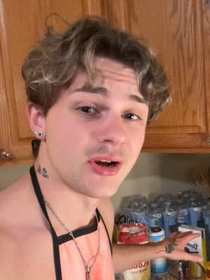 A post by @imchrismangos on TikTok caption: Pizza time #cooking #pizza 