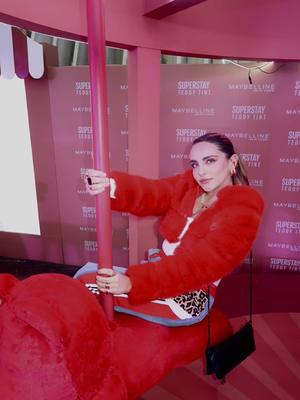 A post by @fer.fzr on TikTok caption: #GRWM para un evento muy cool de @Maybelline NY 🙂‍↕️💗🧸  #contenido #fyp #parati #ferzepeda #chisme #teddytint 