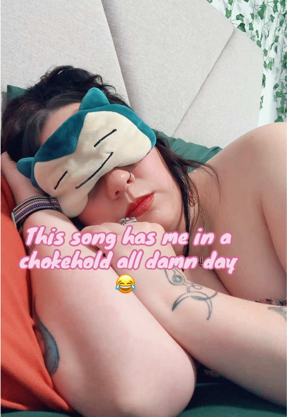 A post by @fantasysfx303 on TikTok caption: Who else has this stuck in their heads daily 😂 this song is 🔥 tbh I need a full song release asap #orlandobrown #viral #trending #music #song #banger #rnb 