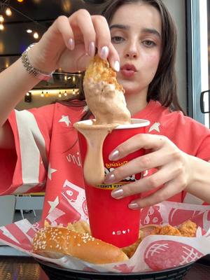 A post by @semiraminta on TikTok caption: Raising Canes deniyorum sonunda off 🤤 * reklam yok tabi kendim buldum keşfettim ayol 