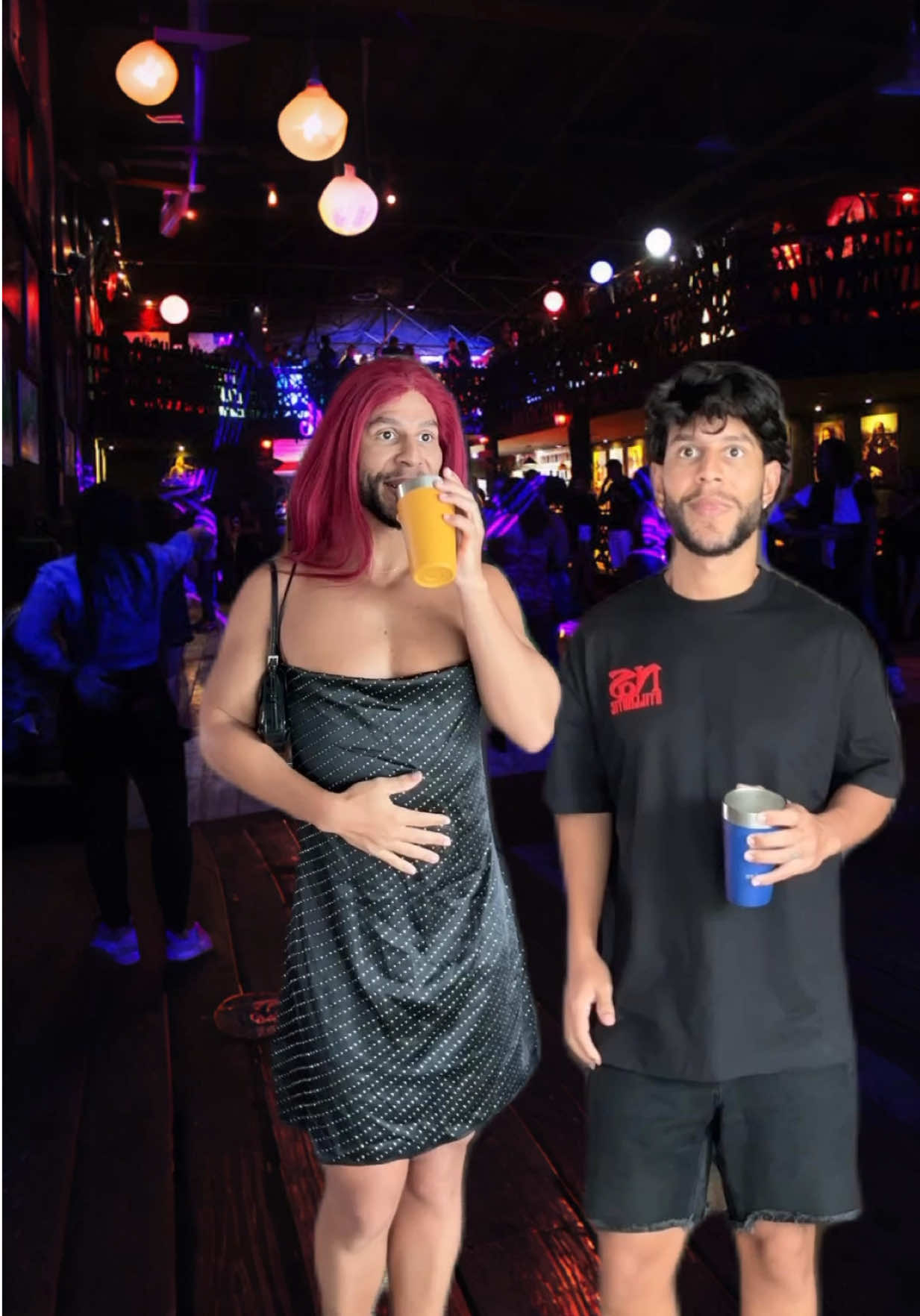A post by @isaias on TikTok caption: Pelo menos não vai de onibus 😂