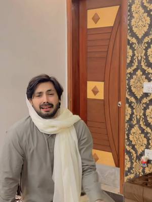 A post by @mujtabalakhani123 on TikTok caption: Guru ji 😅🤭 
