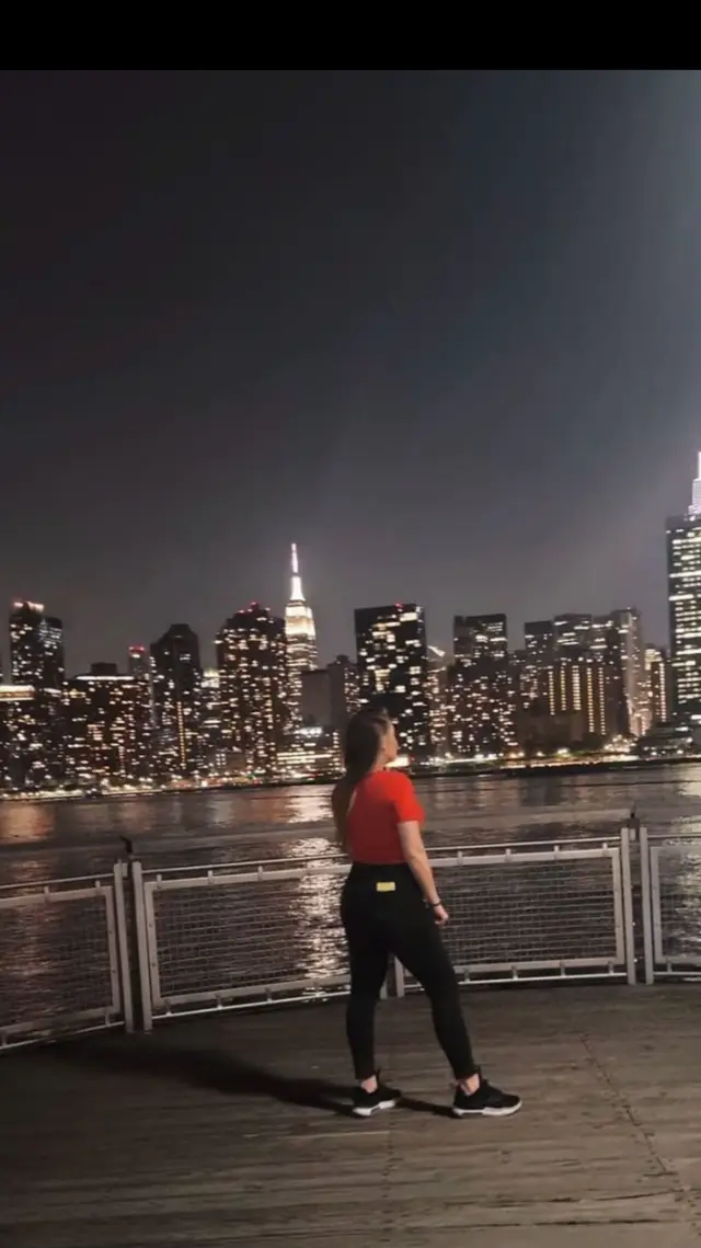 A post by @assilen_roxana on TikTok caption: #foryoupage❤️❤️ USA 🇺🇸❤️🫶🏼💯