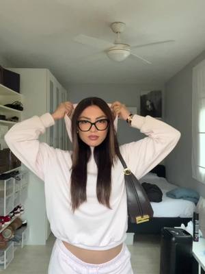 A post by @annatudelaa_ on TikTok caption: volvemos a madrid !!