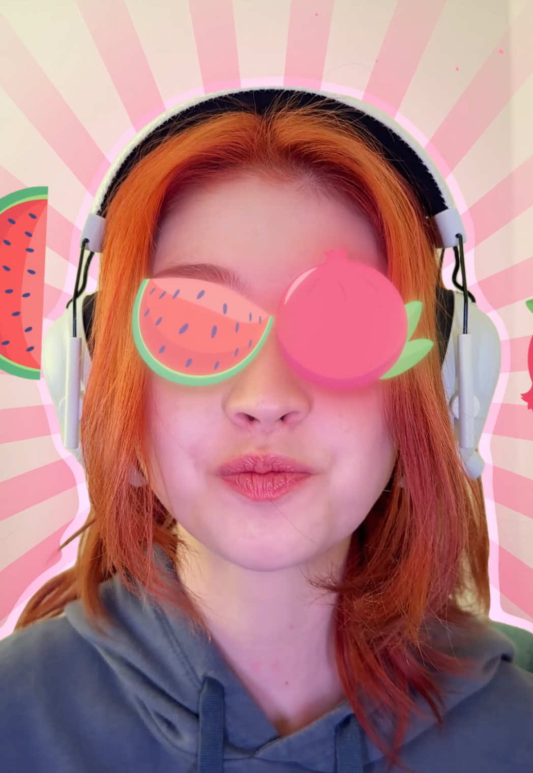 A post by @jessechrisss on TikTok caption: #Respawn_Partner Recharging my gameplay has never tasted so good 😛 with Respawn’s gum and mints for gamers @RESPAWNByRazer 