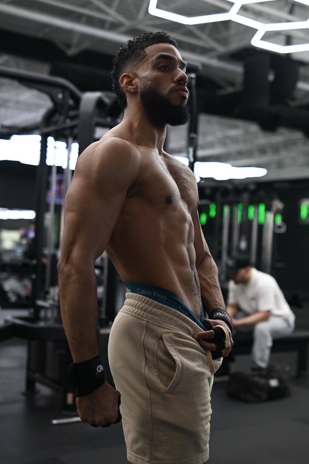 A post by @ednizzzy on TikTok caption: We made it.  66 days without alcohol. 66 days consistent Diet. 66 days in the gym. What a journey. #gymshark66challenge #gymshark66 #GymTok #fyp 