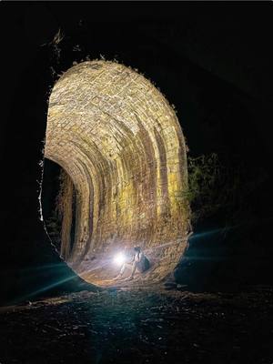 A post by @josefloresterror on TikTok caption: Pase la noche solo en un puente maldito 😱#terror #misterio #leyenda #paranormal 