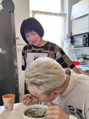 A post by @lebaoofficial on TikTok caption: Cô người Việt gốc Hoa . Mc Nhật Mèo @David Minh Nhật #lebao #lebaoremix 