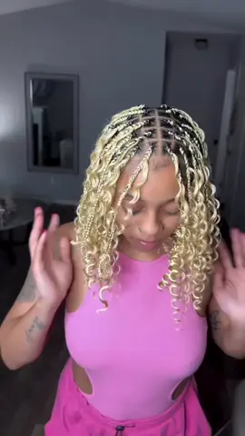 A post by @whatsnextzarr on TikTok caption: #bohobraids #bohobob #blondesdoitbetter #fyp 