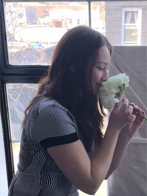 A post by @thesummeriturnedpretty on TikTok caption: A delivery straight from Susannah's garden 🫶