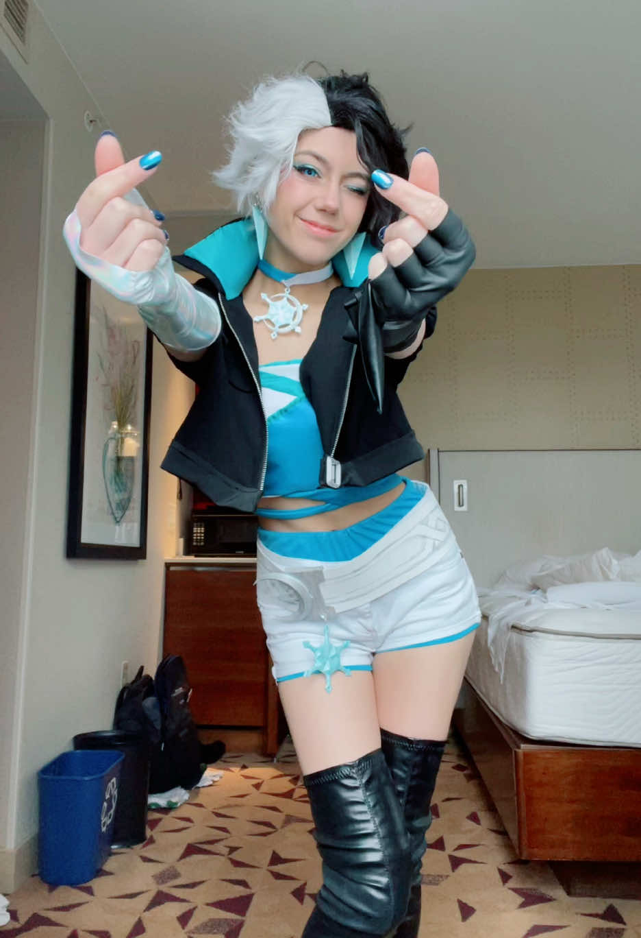 A post by @toastertopia on TikTok caption: ❄️ ECCC time!! #lunasnow #marvelrivals #lunasnowcosplay #marvelrivalscosplay #eccc #eccc2025 