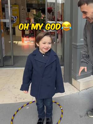 A post by @gabinouvilla on TikTok caption: Si tu sors pas du cerceau tu gagnes tout ce que tu veux ! Le petit Shay et @Davidbenmusic sont de retour ! Ils aimeraient trop rencontrer Bob Sinclar ! #defi #videodrole #cadeau 