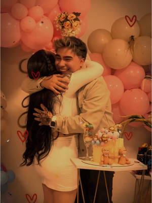 A post by @nicolebernaal on TikTok caption: Mi familia es todo lo que necesito 😍✨🤰🏻#parati @Christian Fabian 