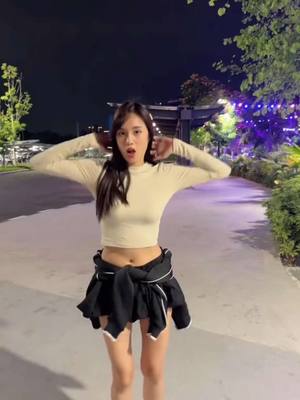 A post by @kaykai_ntch on TikTok caption: เจนไหนอ่ะ อ่อ เจนนี่ 😆 #เก๋ไก๋ #kaykai #likejennie 