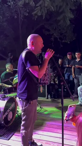 A post by @puro.swing on TikTok caption: El Prodigio - El Guardia del Arsenal  #🇩🇴 #dr #dominicanrepublic #dominicantiktok #dominicano #guira #republicadominicana #musicadominicana #swing #merengue #mamboswing #tambor #tipico #musicatipica #merenguetipico #acordeon #puroswing #parati #latinotiktok #elprodigio 