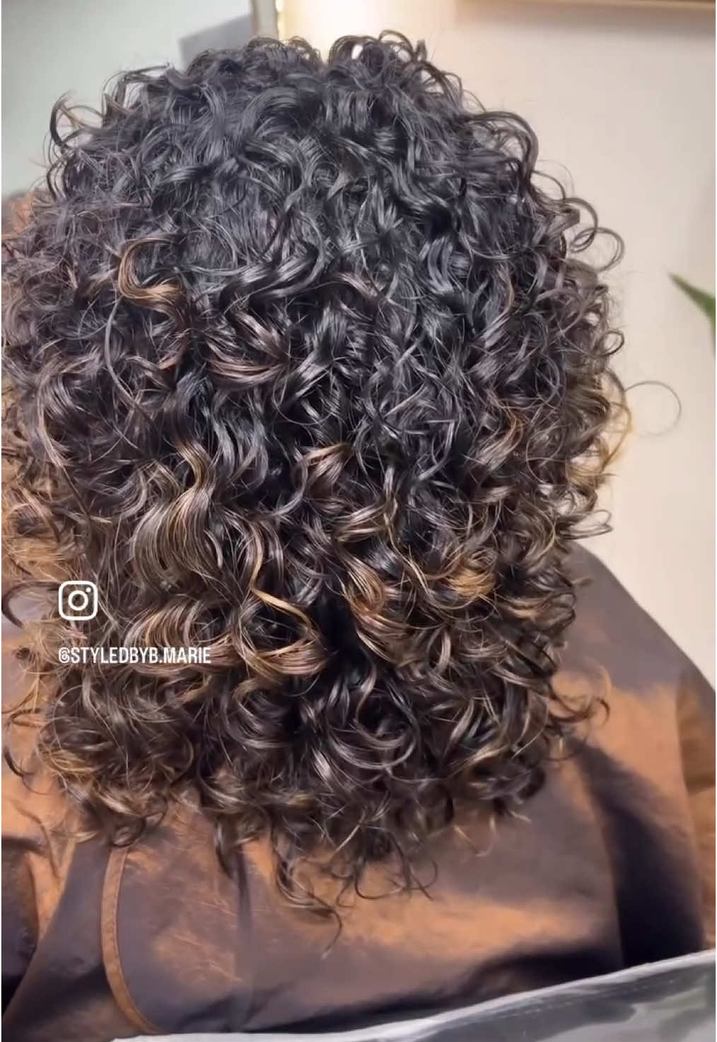 A post by @bmariee3 on TikTok caption: Reviving and redefining these curls! ✨ My client came in after receiving a straightening treatment from another stylist, and her curls needed some extra care to regain their bounce and health. With a custom curly haircut and a curly keratin treatment, we restored hydration, definition, and shine, enhancing her natural texture!  If your curls need a refresh or rehab, I gotchu 🥰Healthy, manageable hair is always the goal! ☁️✨  #houstonhairstylist #behindthechair #htx #sugarlandtx #hairtransformation #salonlife #healthyhairjourney #styledbyb #healthyhair #freshlook #curlyhairhouston #htxcurlyspecialist #curlyhairspecialists #HealthyScalpHealthyHair #Innersense #cleanbeautyproducts #htx #sugarlandtx #houstonstylist 