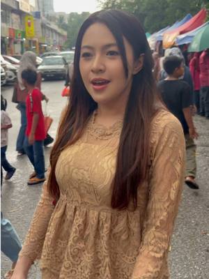 A post by @babyshimaofficial on TikTok caption: Tak suka lah pergi bazar kalau macam ni!! #babyshima #fyp #bazar #ramadhan2025 #sahur