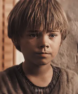 A post by @aresents on TikTok caption: dont look back #anakinskywalker #anakin #anakinedit #starwarsedit #movieedit