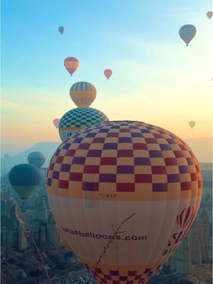 A post by @swiss_beautiful on TikTok caption: 📍Cappadocia🇹🇷 #Cappadocia #türkiye #göreme #beautifuldestinations #travel #kapadokya #hotairballoon @Turkish Airlines Holidays @Turkish Airlines 