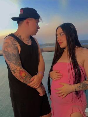 A post by @nicolebernaal on TikTok caption: Estamos a muy pocos días de conocer a nuestra bebé 🥹🩷 #parati @Christian Fabian 