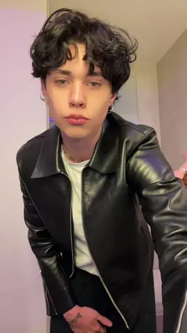 A post by @landonbarkerr on TikTok caption: Hey hey hey @Alabama barker 